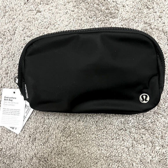 Lululemon Everywhere belt bag black NWT - Picture 1 of 5